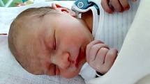 Daniel Klacek se narodil mamince Simoně Klackové 17. dubna v 5.04 hodin. Měřil 50 cm a vážil 3,04 kilogramu.