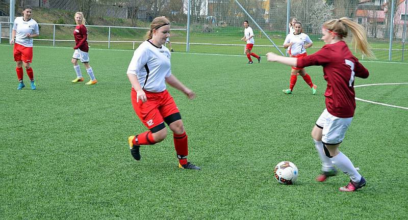 Fotbalistky Souše a Ervěnic/Jirkova na hřišti druhého Švermova, který porazily 5:1.