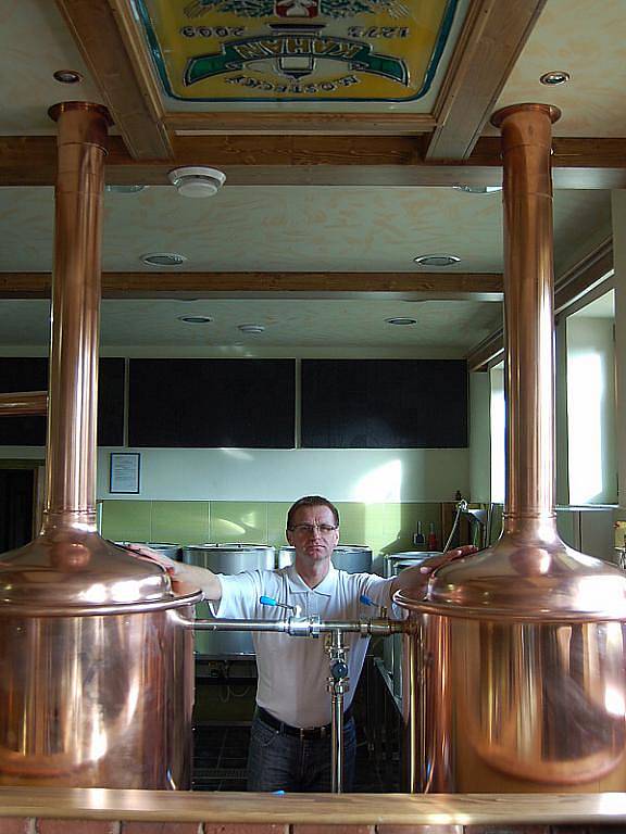  Mostecký rodák Luboš Luňáček zahájil provoz originální restaurace s výrobou piva. Pozval i bývalého sládka ze zaniklého pivovaru Most.