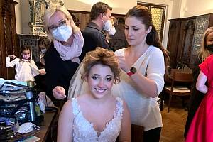 Svatební salon Delta Most oblékal svatebčany v posledním díle seriálu Ordinace v růžové zahradě 2.