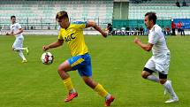 Zápas FK Baník Most-Souš (v bílém) versus Teplice U19.