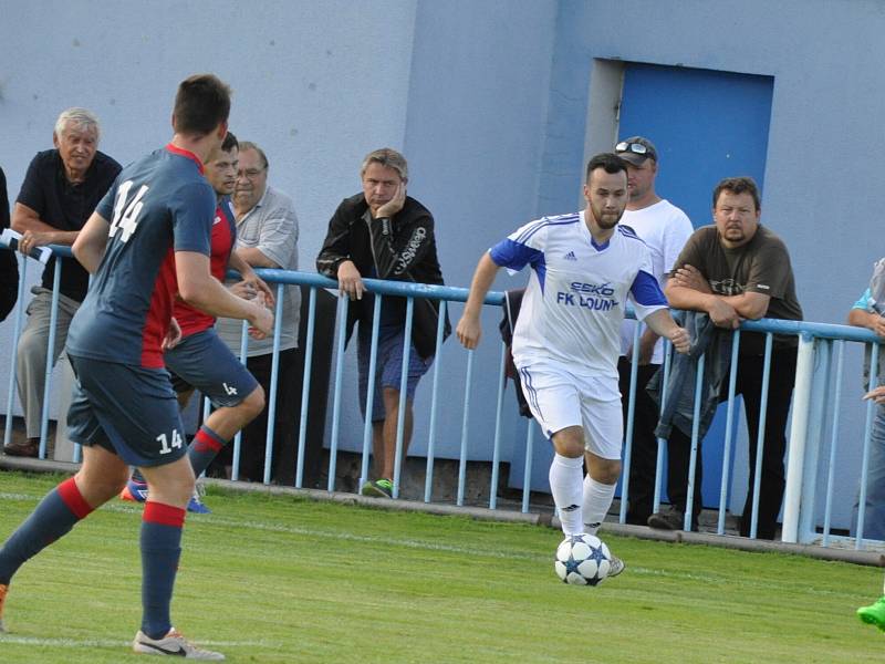 Louny (v bílém) versus Souš. Domácí vyhráli 3:0.