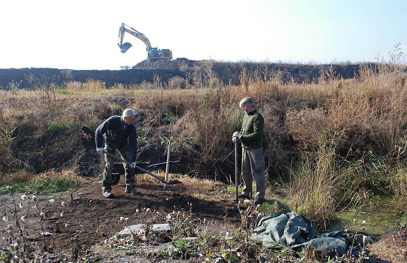 Archeologické naleziště Nesvětice. Výzkum lokality s pohřebištěm a vesnicí byl přerušen 29. října 2021, na jaře 2022, po zimní pauze, budou práce v terénu obnoveny.