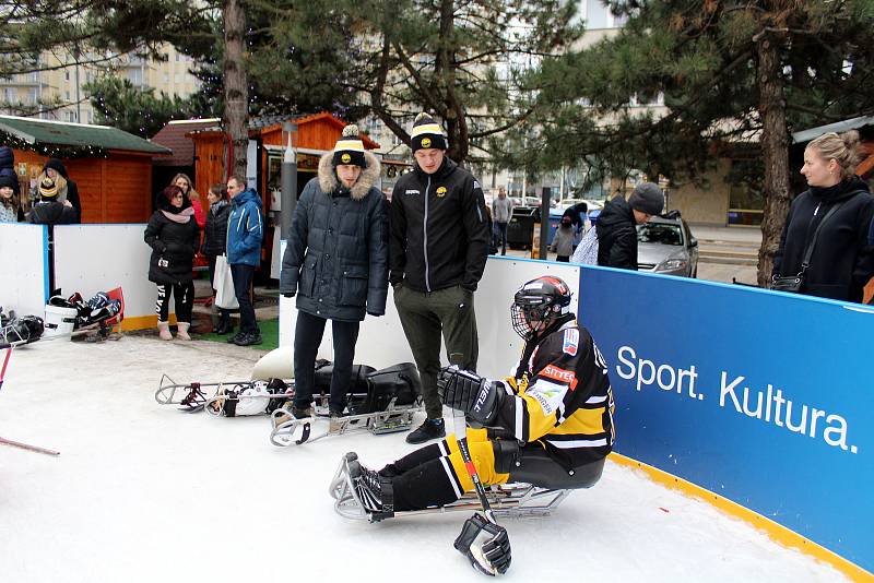 Mostečané poznávali sledge hokej.