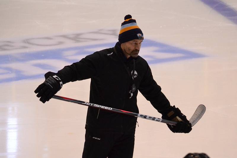 Litvínovští hokejisté se po více než třech týdnech vrátili na led.
