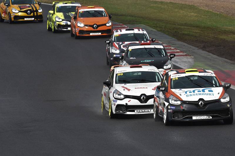 Loňské závody truckerů na autodromu v Mostě.