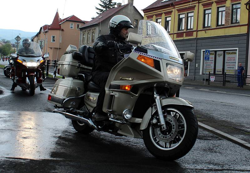 Město Lom poprvé uspořádalo memoriál amerického pilota – stíhače Johna Halsteada Bankse III.