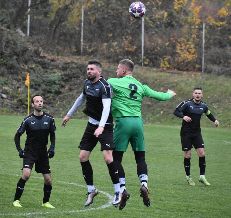 Sport fotbal KP Brná (černá) versus Vilémov.