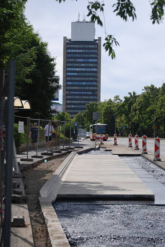 Rekonstrukce důležité silnice v ulici Moskevská.