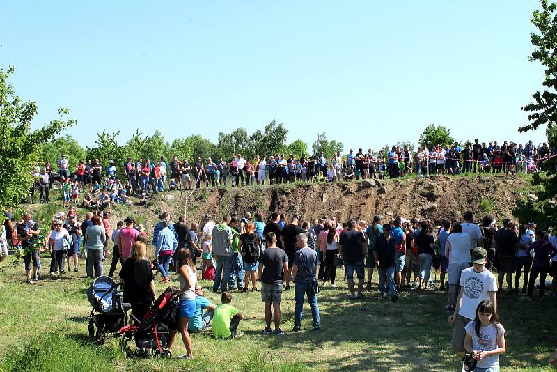 V Horním Jiřetíně se v sobotu opět konala Trucktrial show, spojená s Rockovým fesťáčkem.