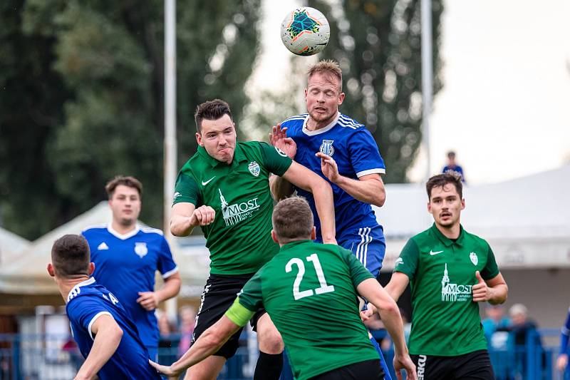 FK Baník Most-Souš (v zeleném) při zápase ve Slaném.