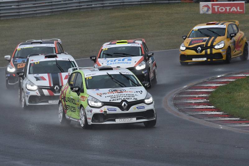 Loňské závody truckerů na autodromu v Mostě.