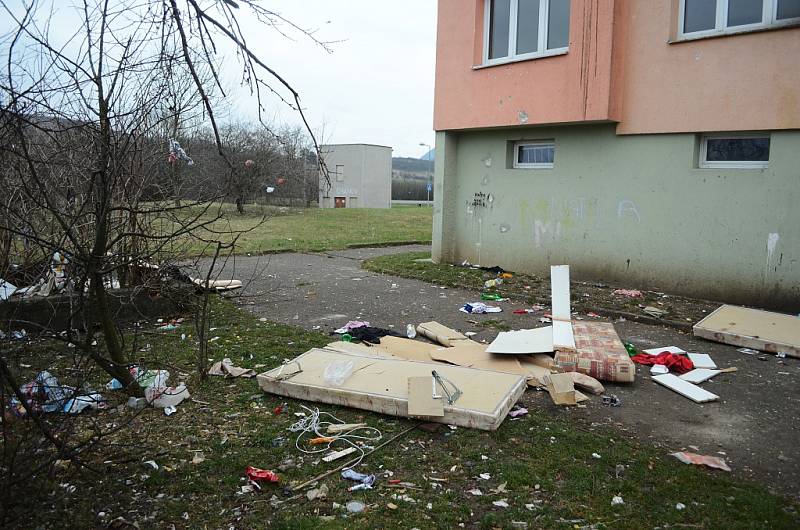 V mosteckém sídlišti Chánov, označovaném jako romské ghetto, vyhrál Michal Horáček. Podle místních Zeman zklamal a do Romů se navážel.