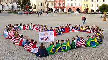 Mexičan Jesús Reyes a studenti na výměnném pobytu v ČR.