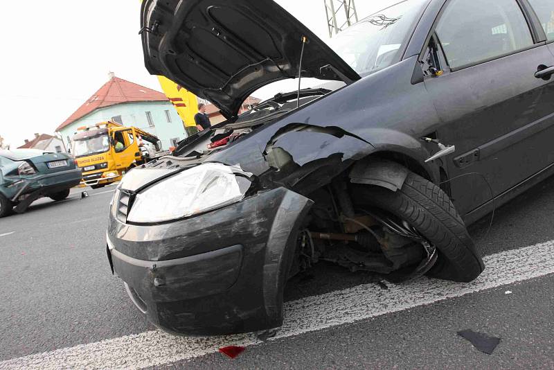 V Havrani se střetla tři osobní auta