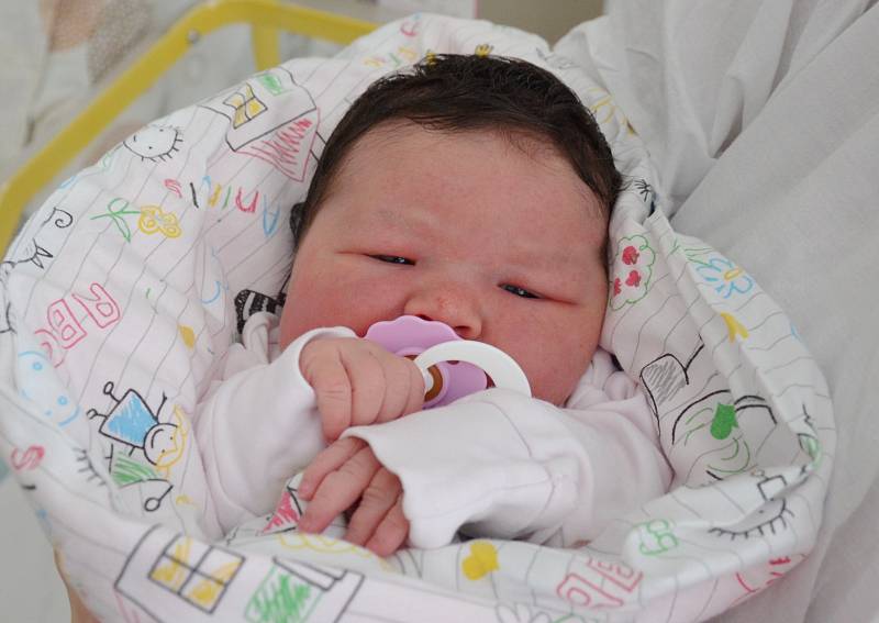 Charlotte Marešová se narodila 27. července v 10.55 hodin rodičům z Monice Novákové a Václavu Marešovi. Měřila 51 cm a vážila 4,25 kg.