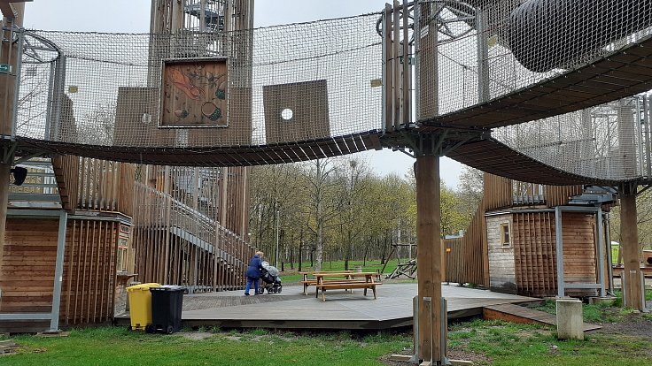 Otevření Funparku v Mostě v pátek 14. dubna doprovázelo deštivé počasí.