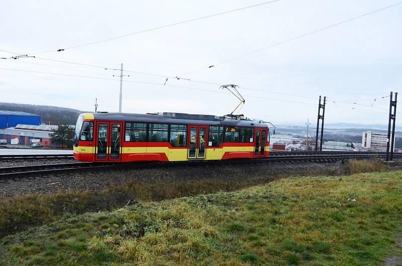 Existuje návrh zrušit tramvajovou trať mezi mosteckým dopravním podnikem a konečnou u Velebudic
