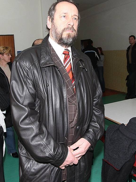 Bývalý primář gynekologicko porodnického oddělení mostecké nemocnice Bohumil Bradáč u soudu.