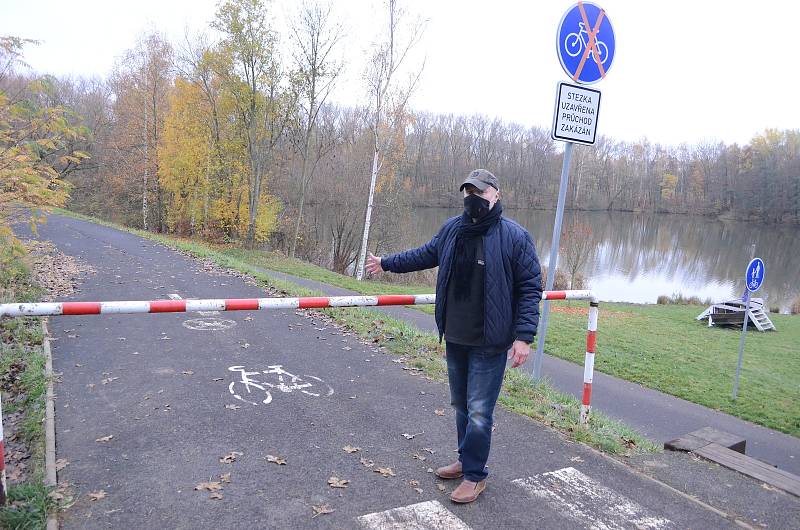 Litvínovský patriot Jiří Mareš prosazuje vylepšení lesoparku Nové Záluží.