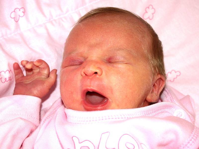 Mamince Janě Nechvapilové z Mostu se 26. března ve 2.05 hodin narodila dcera Jana Moulisová. Měřila 52 centimetrů a vážila 3,25 kilogramu.