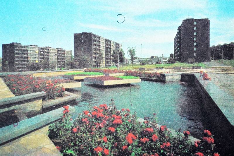 Tak vypadal park Střed v Mostě v 70. letech minulého století.