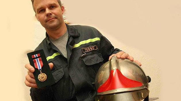 Oceněný mostecký hasič Petr Pospěch