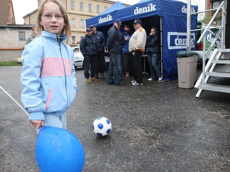 Den s deníkem v Lomu.