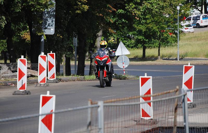 Rekonstrukce důležité silnice v ulici Moskevská.