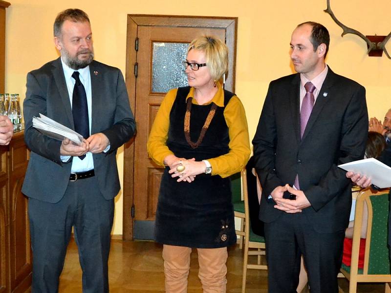 Ceremoniál předávání Ceny Ď na hradě Hněvín v Mostě.