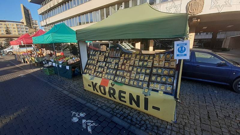 Farmářský trh na 1. náměstí v Mostě v sobotu 18. prosince.