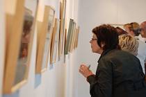  Návštěvníci mostecké knihovny objevují kouzlo „výbušného“ Boudníka, který chtěl uměním pomoci lidstvu.