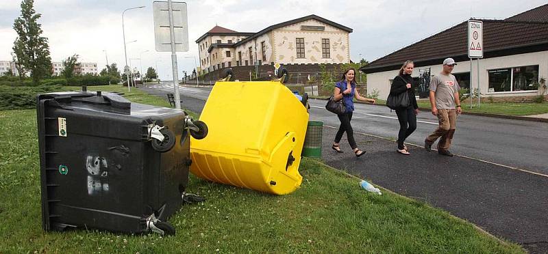 Středeční bouře na Mostecku zaplavila silnice