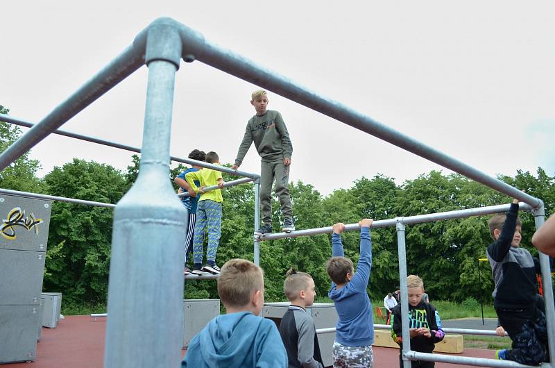 Na Šibeníku v Mostě se v pátek 19. června otevřelo parkourové hřiště