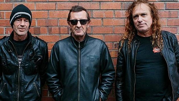 Bývalý bubeník a duše australské hardrockové kapely AC/DC Phil Rudd se svou současnou kapelou 