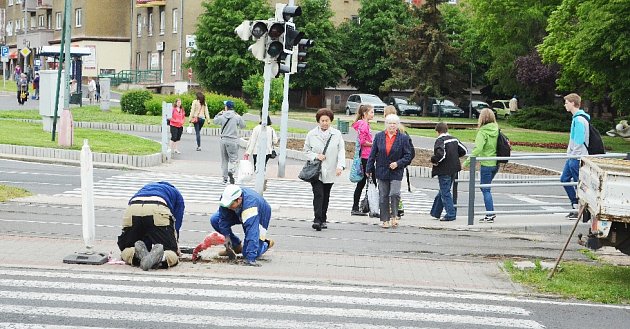 Oprava semaforu u Prioru. 