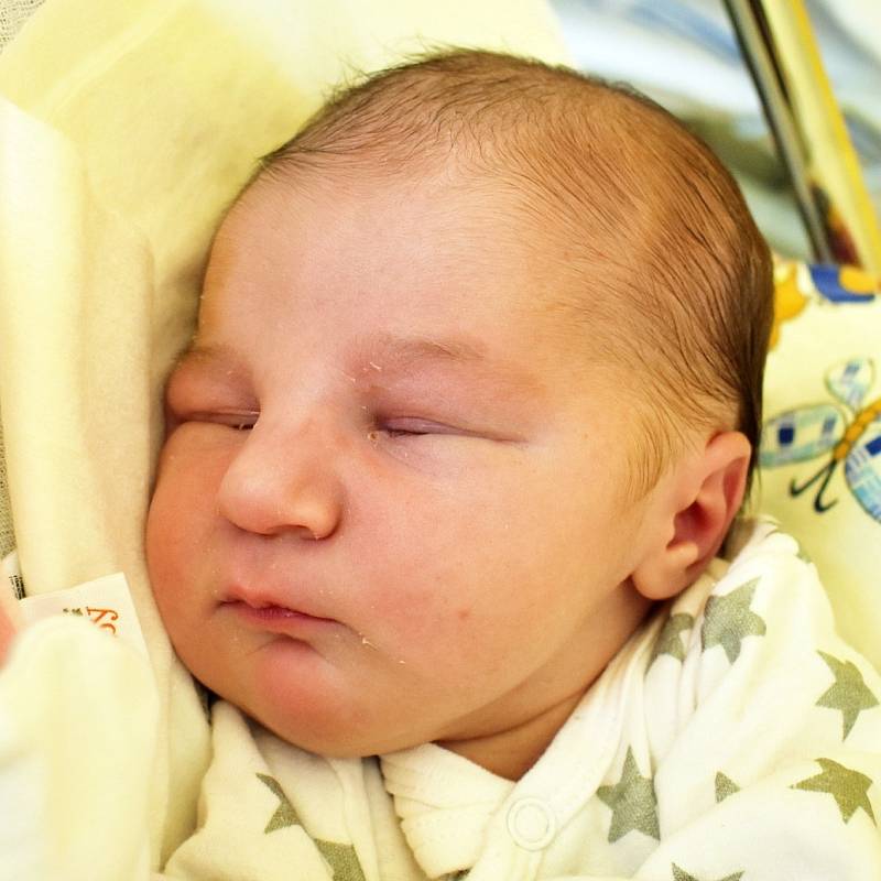 Štěpánka Hrazdírová se narodila 28. září v 1.05 hodin mamince Zuzaně Hrazdírové z Bystřan. Měřila 50 cm a vážila 3,35 kg.