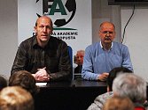 P. Kabíček a S. Salač na loňské besedě s fanoušky FK Baník Most.