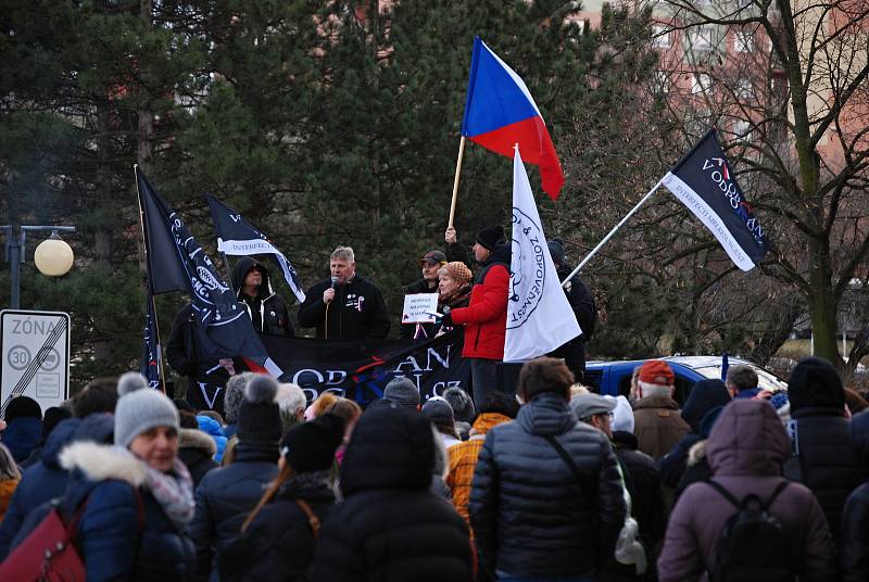 Demonstrace příznivců hnutí Chcípl pes v Mostě v sobotu 22. ledna 2022.