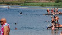 Jezero Most v neděli 3. července odpoledne.