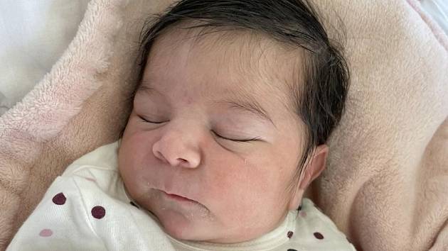 Kristýna Makulová se narodila 23. dubna v 9.12 hodin mamince Emilii Tokarové z Mostu. Měřila 47 centimetrů a vážila 3,60 kilogramu.