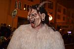 Krampus show na 1. náměstí v Mostě