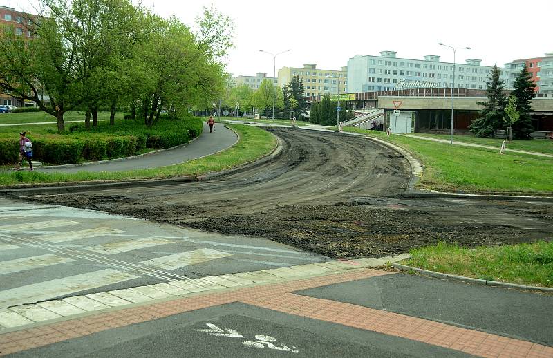 Kvůli rekonstrukci křižovatky ulic Topolová - Zd. Štěpánka - Lipová se změnil dopravní režim v části Mostu.