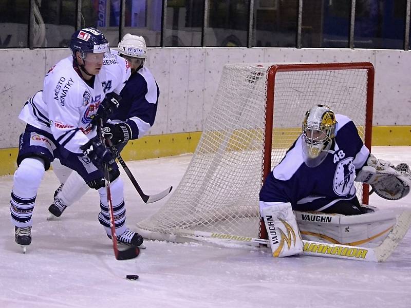 Most (v modrém) doma přehrál Benátky vysoko 6:3.