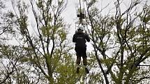 Ve Sport areálu Klíny v Krušných horách na Mostecku zprovoznili lanový skluz (zipline) přes Šumenské údolí.