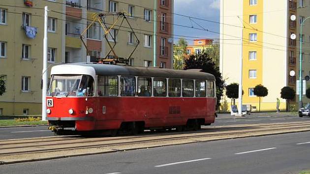 V tramvajích cestujícím hlásí, v jak jsou stanici a jaká zastávka bude následovat.