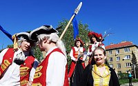 Průvod v Litvínově zahájil 1. května tradiční Valdštejnskou slavnost.