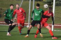 FK Baník Most-Souš (v zeleném) v prvním přípravném zápase porazil Štětí 5:1.