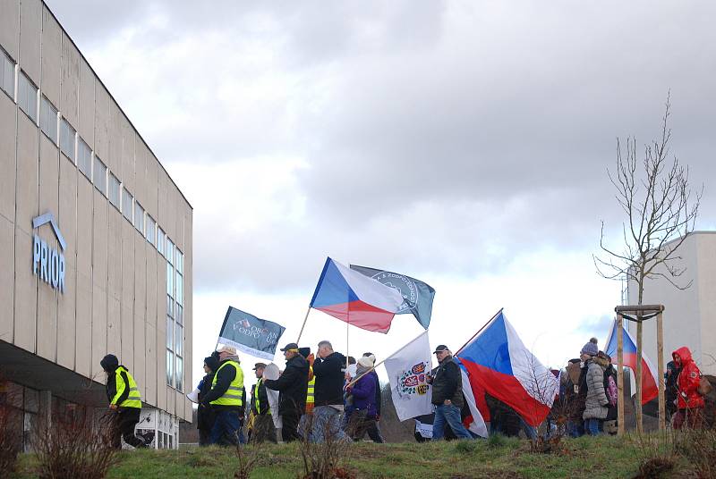 Demonstrace příznivců hnutí Chcípl pes v Mostě v sobotu 22. ledna 2022.