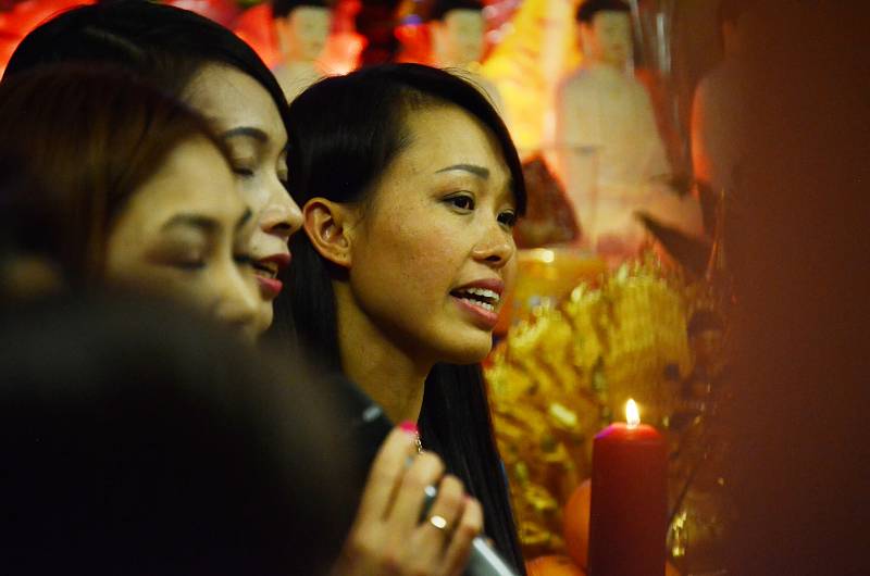 V mosteckém buddhistickém chrámu u fotbalového stadionu oslavila vietnamská komunita svátek Vu Lan bao hieu.